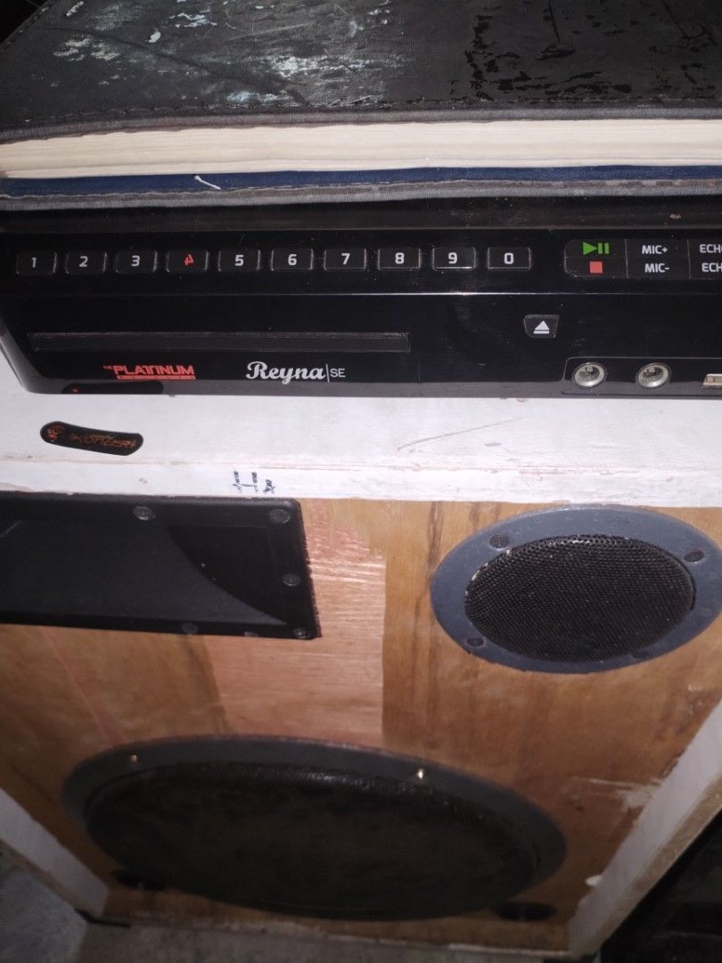 For sale (Category: Soundbars, Speakers & Amplifiers) located in Muntinlupa City. Submitted by boldstorm_885bc4 (Listing ID 1428791179, Image 2). Description: Kompleto na, tv nalang kulang my Bluetooth ang amplifier platinum karaoke, pm lang.