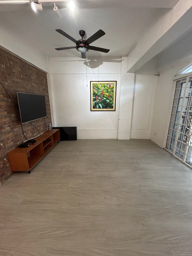 FOR SALE - Semi-Furnished Renovated 4 Storey Townhouse in Blue Ridge B ...