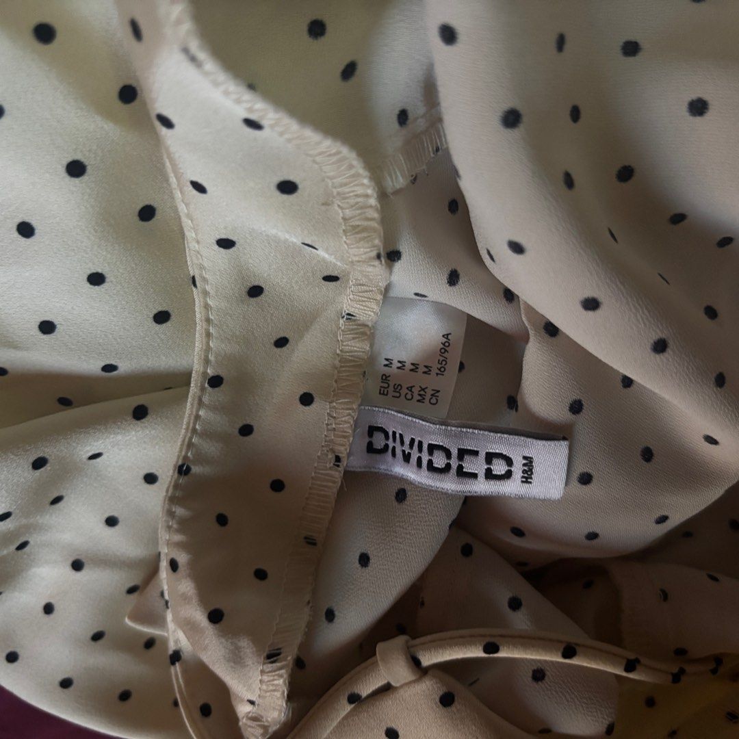 H&m asymmetrical polka dot dress (Category: Dresses) located in Manila. Submitted by cheesec4k3z (Listing ID 1428703451, Image 3). Description: Never used so no when worn MEDIUM Loc: manila.