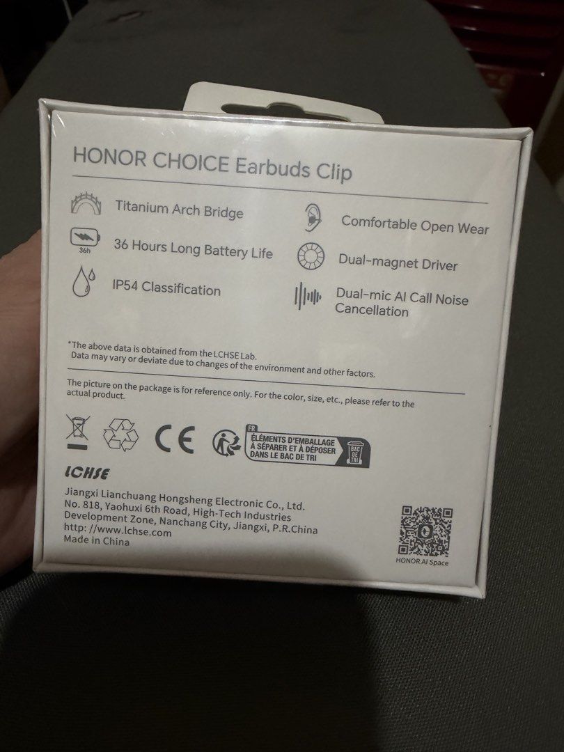 Honor Earbuds Clip (Category: Earphones) located in Quezon City. Submitted by ec_rummage (Listing ID 1428788300, Image 2). Description: Brand new sealed.