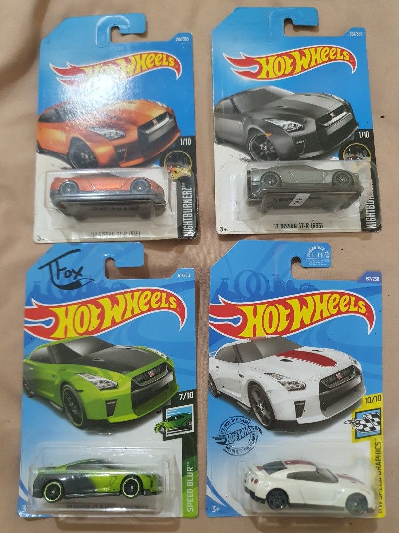 Hot Wheels '17 Nissan GT-R (R35) Set, Hobbies & Toys, Toys & Games on ...