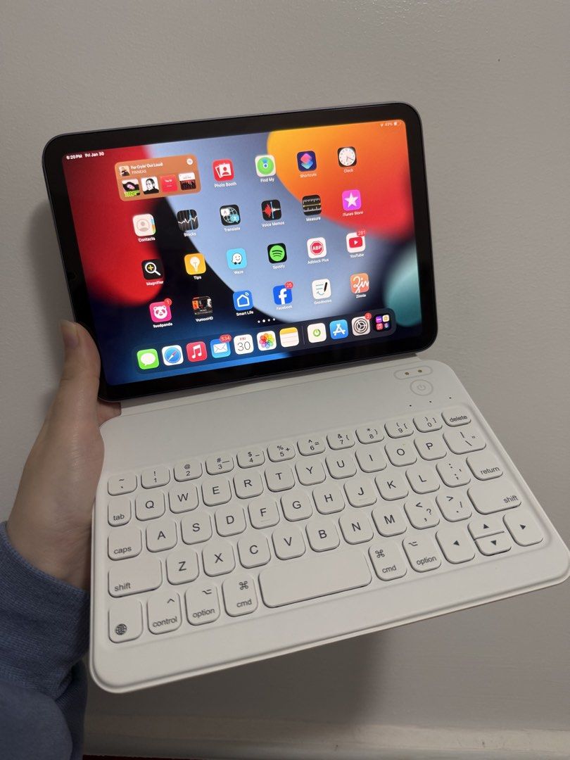iPad Mini 6th Gen 64GB Wifi only - Purple (Category: iPad) located in Cabanatuan. Submitted by makeup_goodies (Listing ID 1428736714, Image 1). Description: GOOD AS BRANDNEW. Pwede sa maselan. No hidden damage, scratches or dents. Used this mainly to browse and as navigation for my car for a short period of time. RFS: upgraded to a macbook narin Complete Box with case, charger, keyboard, pen etc. RFS: Very very rarely used. Tinago nalang sa ngaun