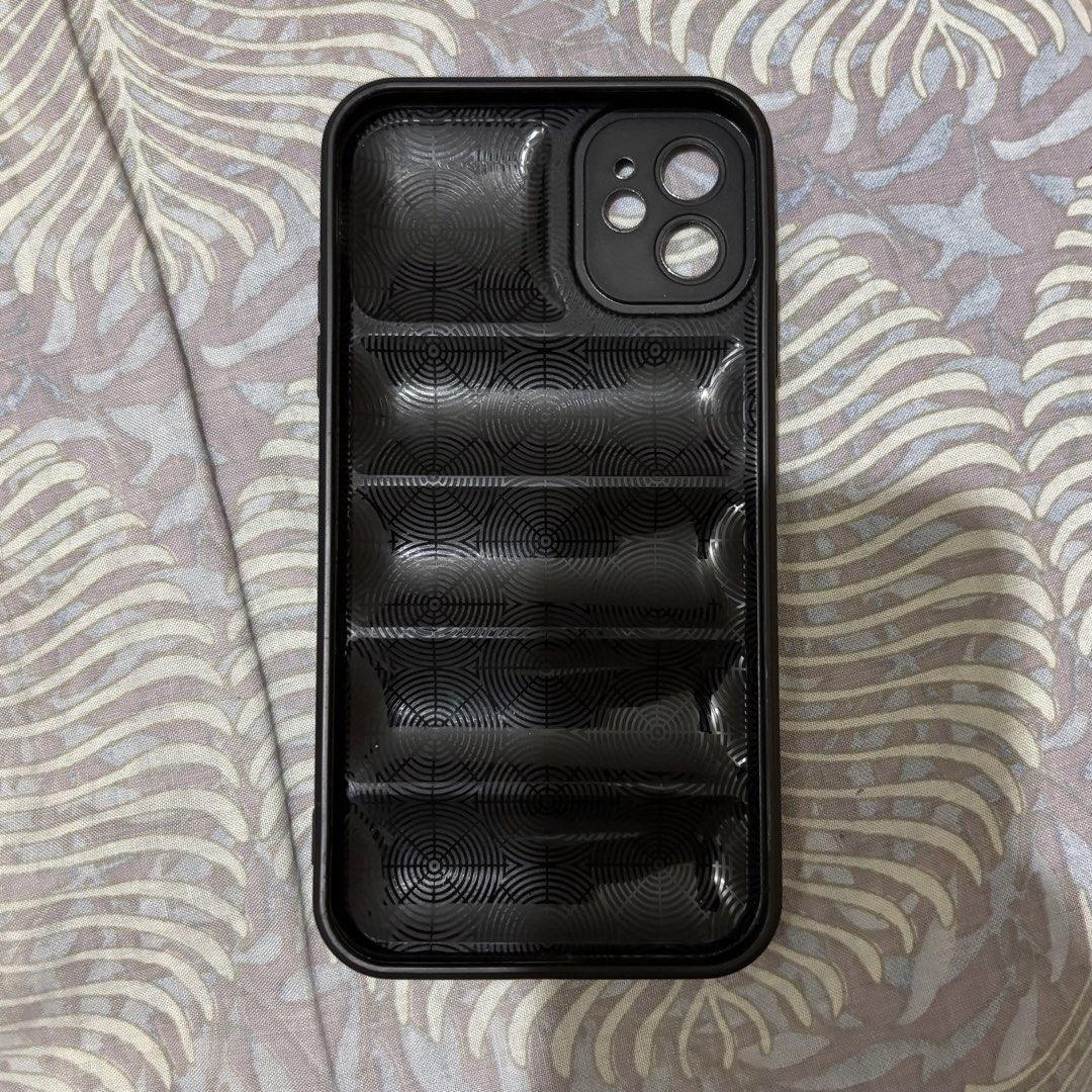 iPhone 11 Puffer Case Black (Category: Cases & Sleeves) located in Binan City. Submitted by declutterwithpea (Listing ID 1428707956, Image 2). Description: ♡ rfs : not using anymore ♡ mop: gcash / bdo bank transfer ♡orig price: 100 php.