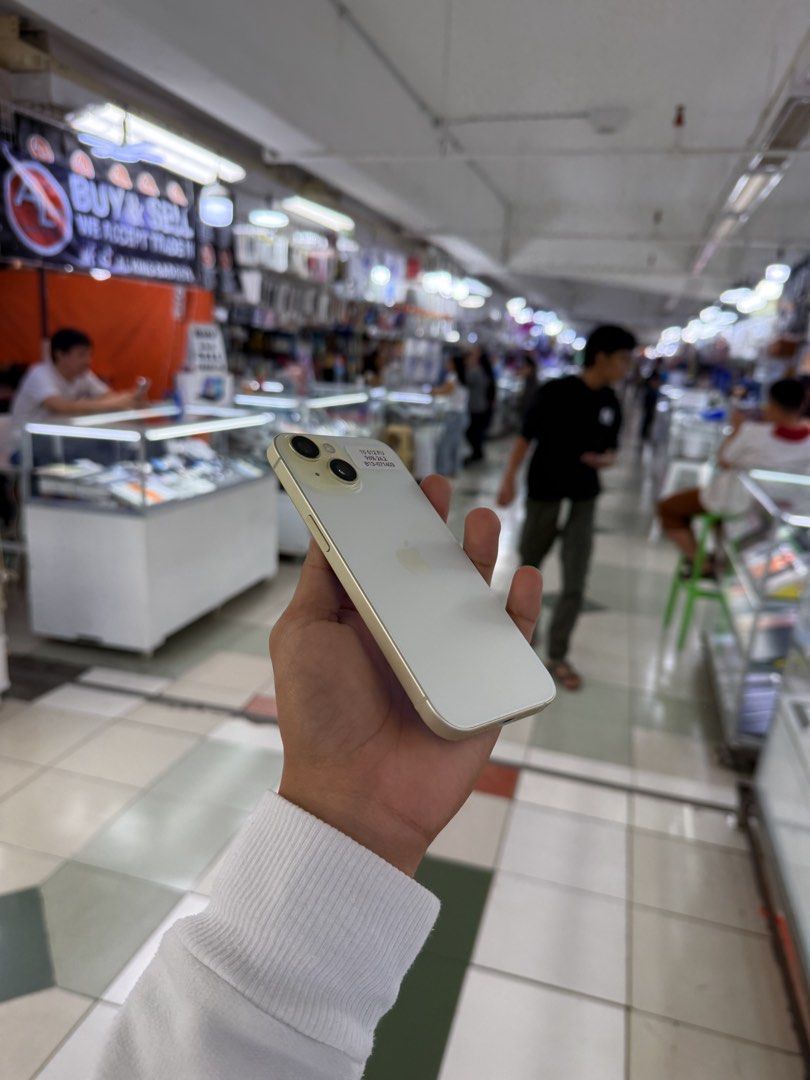 iPhone 15 512gb OPENLINE 98 BATT (Category: iPhone 15 Series) located in Manila. Submitted by carimgadgets (Listing ID 1428677739, Image 2). Description: - iPhone 15 - 512GB Storage - Openline - Yellow Color - 98% Battery Health - Meetup available at Greenhills Shopping Center.