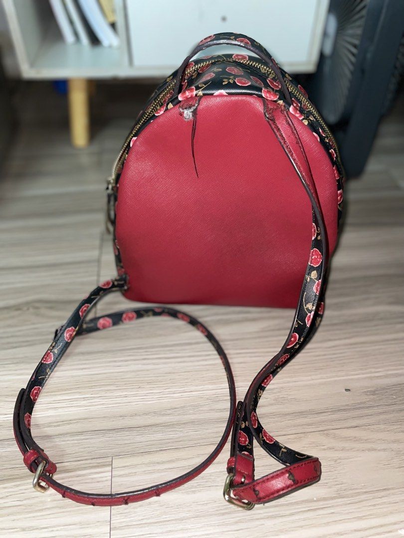 Authentic Kate Spade Floral Backpack (Category: Backpacks) located in Marikina City. Submitted by declutter_2026 (Listing ID 1428719402, Image 3). Description: Issue: Pigtas na yung isang strap, pwede naman ipatahi if ever..