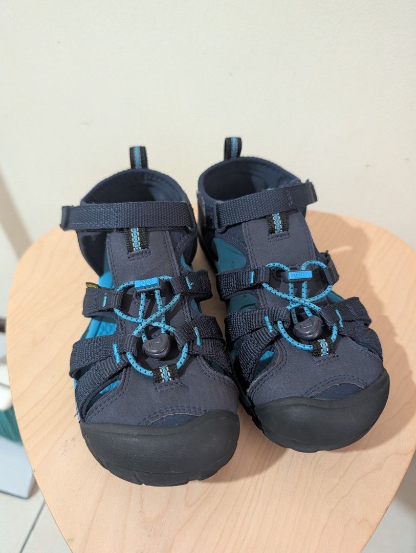 Keen Kids Sandals - Navy Blue (Category: Babies & Kids Fashion) located in Manila. Submitted by cart_rd (Listing ID 1428672449, Image 1). Description: Features adjustable straps and a secure fit. The sandals have a contoured footbed for comfort and support. The soles are designed for grip and durability. Size 4 US, 36 EU, 22.5 CM. good condition, outgrown easily.