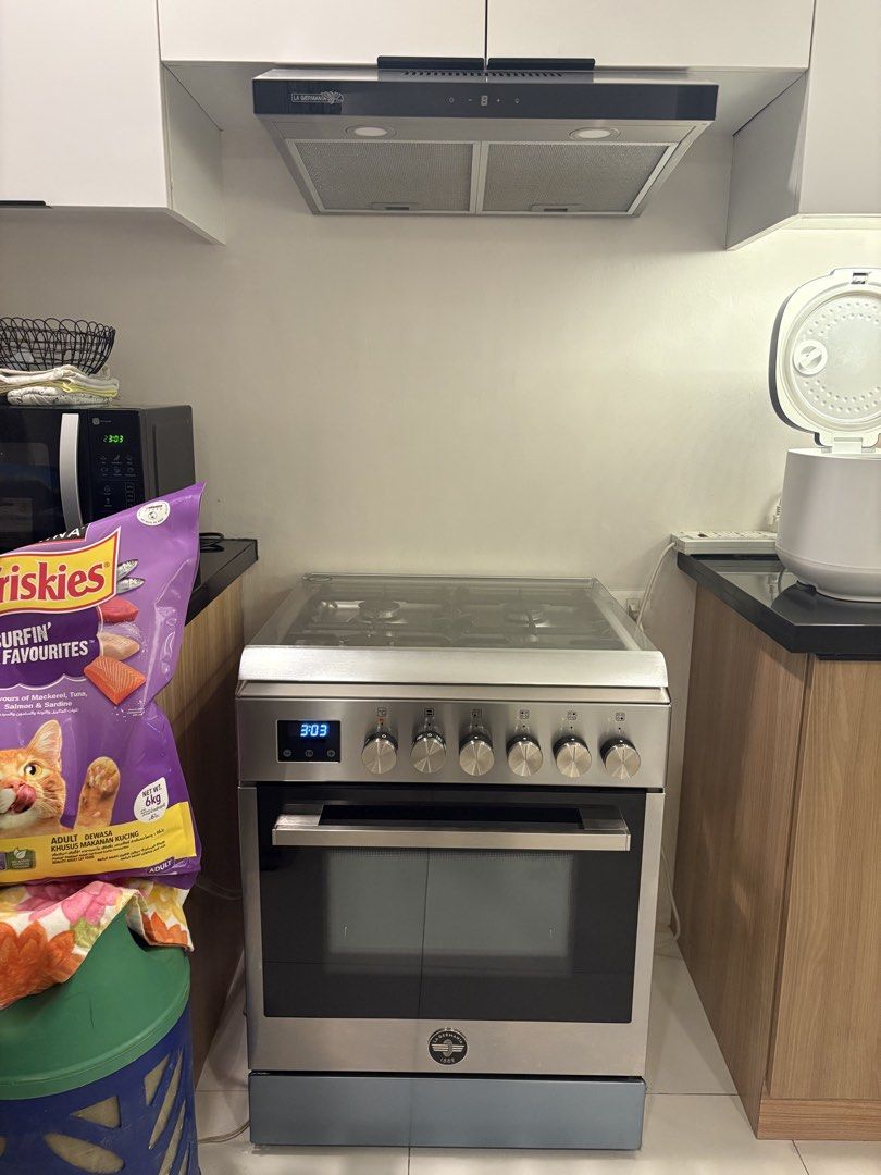 La Germania Gas Range and Hood (Category: Other Kitchen Appliances) located in Paranaque City. Submitted by sis.princess (Listing ID 1428747837, Image 1). Description: Almost New. 45K instead of 60k+.
