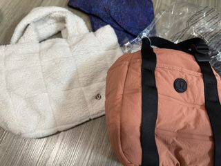 (Category: ) located in . Submitted by lululemoncircularity (Listing ID 1428753271, Image 1). Description: .