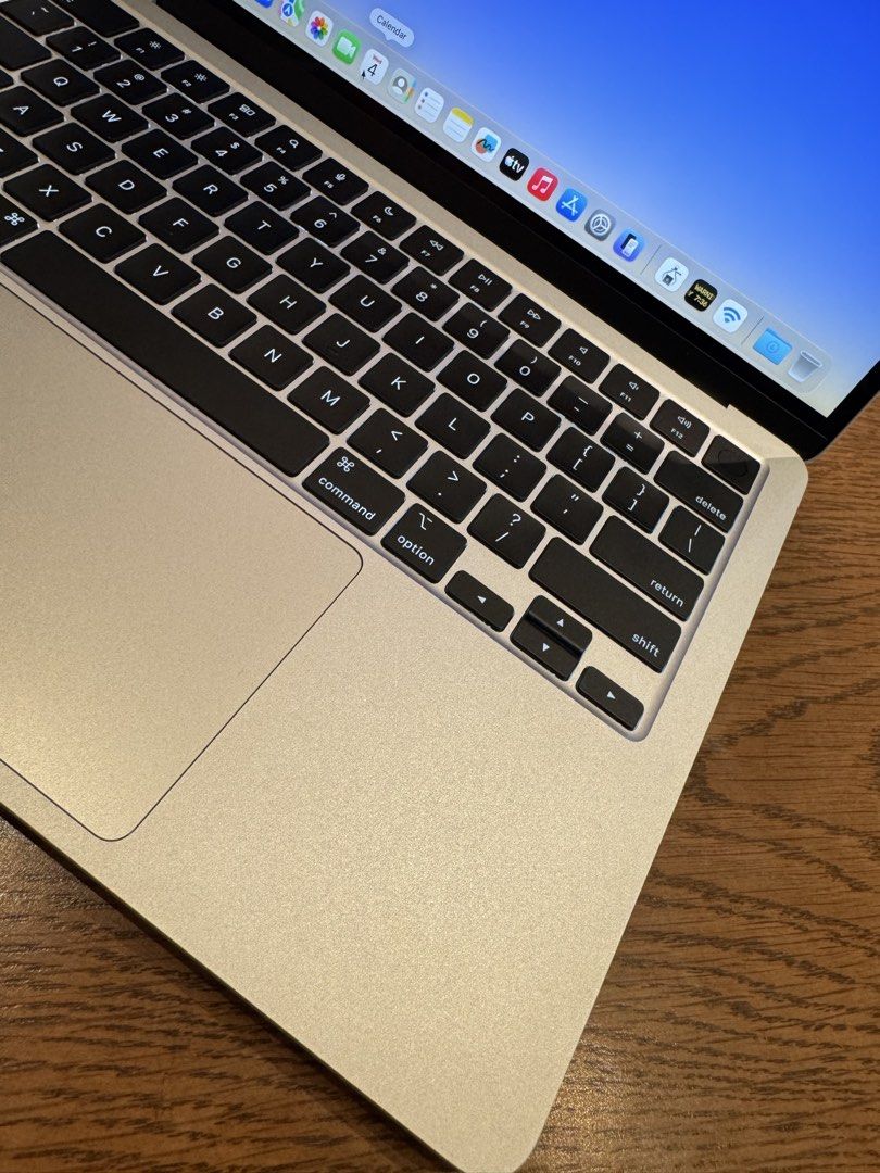 MacBook Air 13-inch M3 2024 (Category: Laptops & Notebooks) located in Mabalacat. Submitted by techafford (Listing ID 1428673929, Image 2). Description: MacBook Air features a 13-inch display and is powered by an Apple M3 chip with 16GB of memory. It has a 256GB storage capacity. The laptop runs on macOS Tahoe 26.3. The battery maximum capacity is 98%..