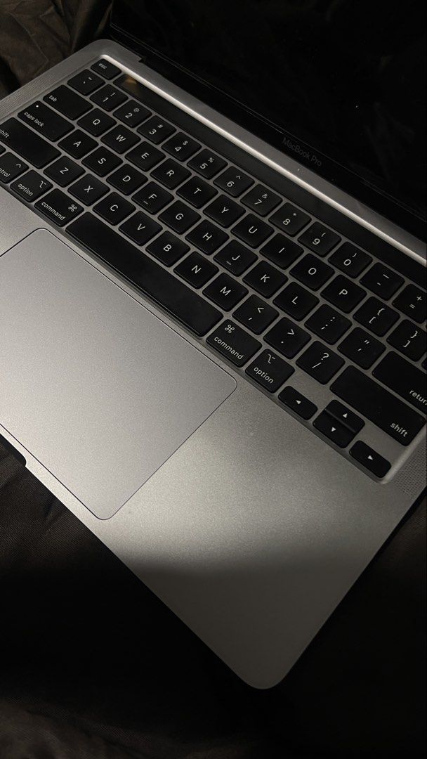 MacBook Pro 13-inch M1 2020412356532398336002