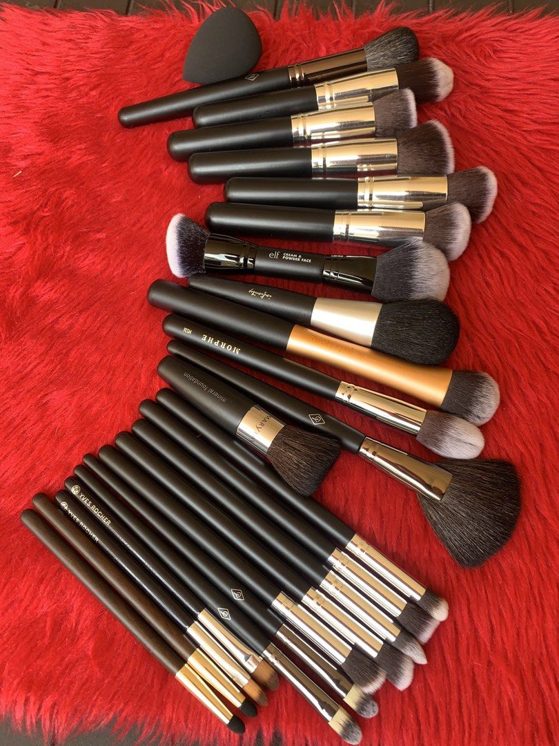 Makeup Brush Set with Morphe, ELF, and More (Category: Makeup) located in Quezon City. Submitted by jaianaapura (Listing ID 1428680031, Image 3). Description: Complete makeup brush set including various face and eye brushes. Includes brushes from brands like Morphe, ELF, and others. Also comes with a makeup sponge. Perfect for applying foundation, powder, blush, eyeshadow, and more. Great for both beginners and professionals..