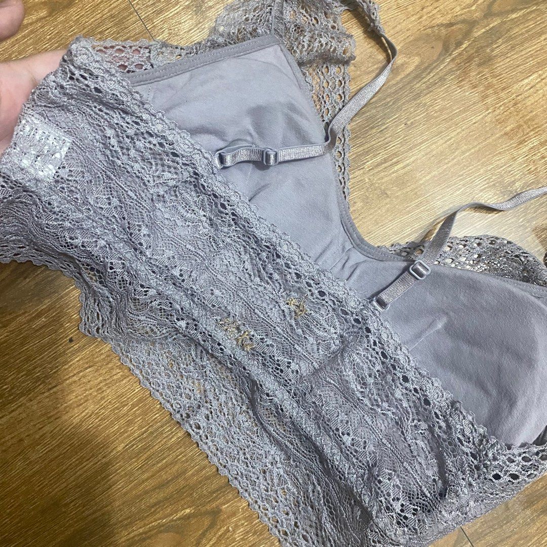 Mauve / gray / grayish violet | Lace bralette (Category: Others Tops) located in Caloocan City. Submitted by _syddd (Listing ID 1428738704, Image 3). Description: 36A-B flaw: may tahi sa likod.