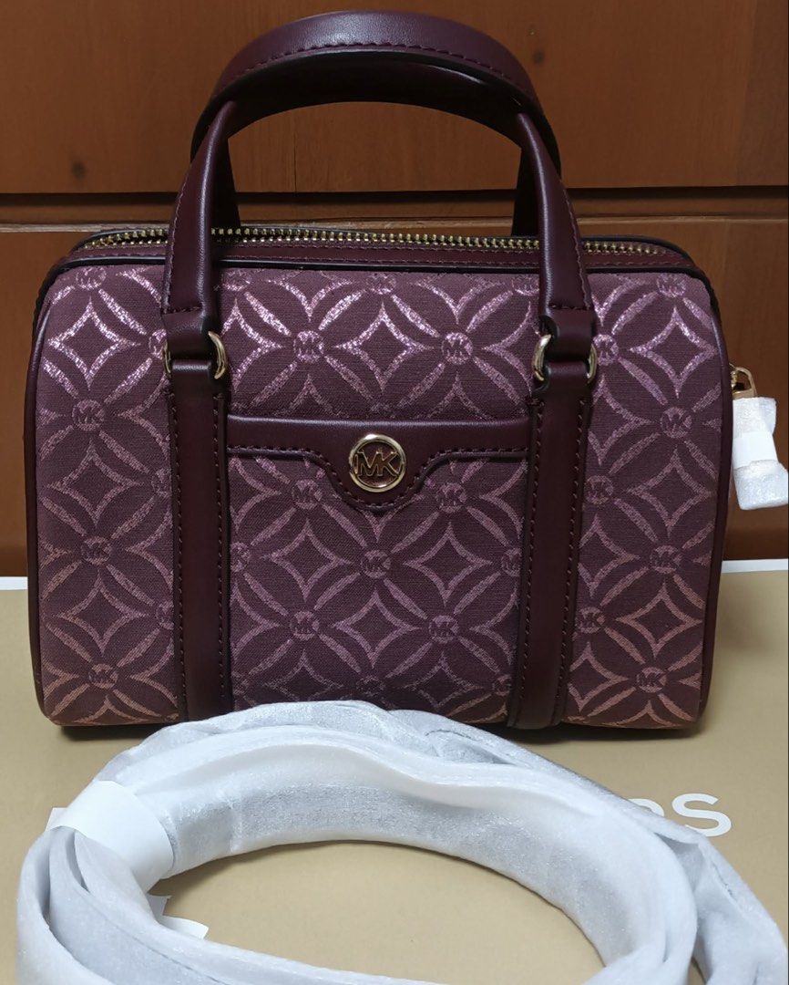 Michael Kors Bag Sale (Category: Luxury Bags & Wallets) located in Marikina City. Submitted by mommymishy (Listing ID 1428753091, Image 1). Description: Small duffle bag 3800 only! from 🇺🇸 original brand new.