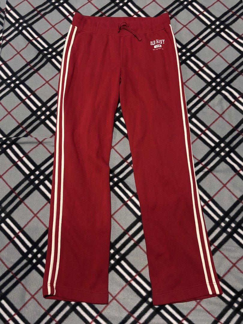 Mid rise Old Navy Red Lounge Sweatpants (read description) (Category: Other Bottoms) located in Caloocan City. Submitted by ___keisells (Listing ID 1428766790, Image 1). Description: Note: 1. PAYO (Pay As You Order) 2. Late Payment Fee: ₱25 a day 3. I WILL NOT entertain slow inquiry Item description: Dimensions: L: 109cm W:40-45cm (when stretched) Leg Width: 22cm Issue/s: none MOP: Gcash Available MOD: Same Day Delivery only within MM.