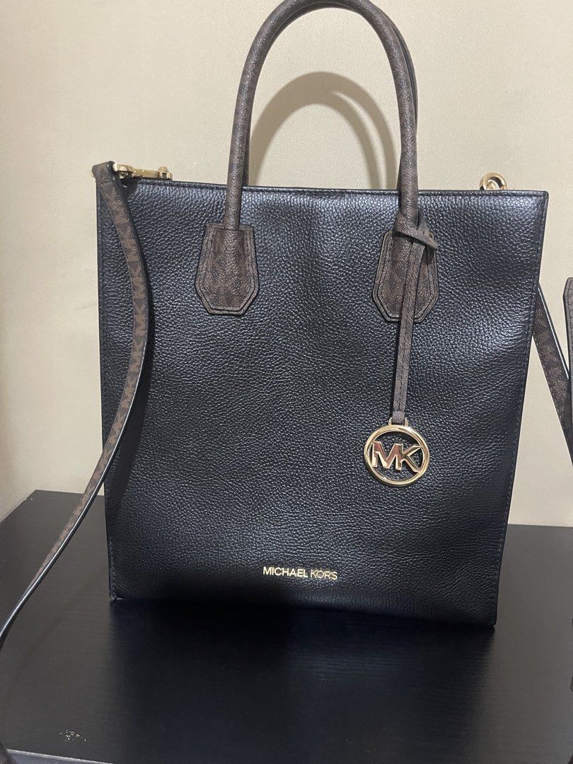 Mk Bag (Category: Tote Bags) located in Manila. Submitted by jsams (Listing ID 1428784401, Image 2). Description: MK Bag Japan Bought pm me if interested ty.