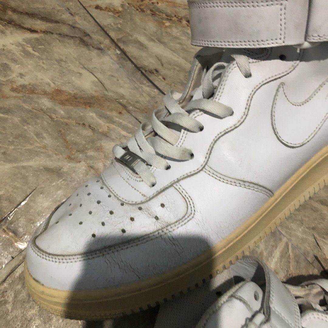 Nike Air Force 1 Mid White (Category: Sneakers) located in Carmen. Submitted by fukqueazz (Listing ID 1428780479, Image 3). Description: Nike US 44 Good Condition Complete Tags Heeldrag, Mini Cracks 📍Cebu JnT Express .