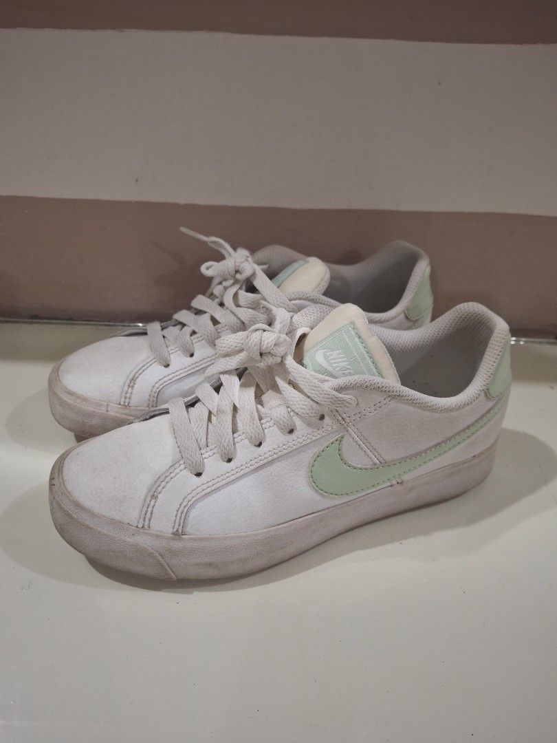Nike Court Royale AC - EU 35.5 (Category: Sneakers) located in Baliuag. Submitted by niche__ (Listing ID 1428754947, Image 1). Description: -Rarely used by my sister -Size EU 35.5 , 22cm Price Negotiable for Sure Buyer I mostly only ship on weekends •Baliwag Area Feel free to ask questions!.