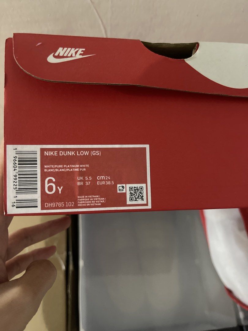 Nike Dunk Low (Category: Sneakers) located in Manila. Submitted by jsams (Listing ID 1428785383, Image 3). Description: Nike dunk low Brandenew orig price: 3895 size 6y/24.5cm.