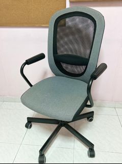 (Category: ) located in . Submitted by upscalethrift (Listing ID 1428724994, Image 1). Description: .