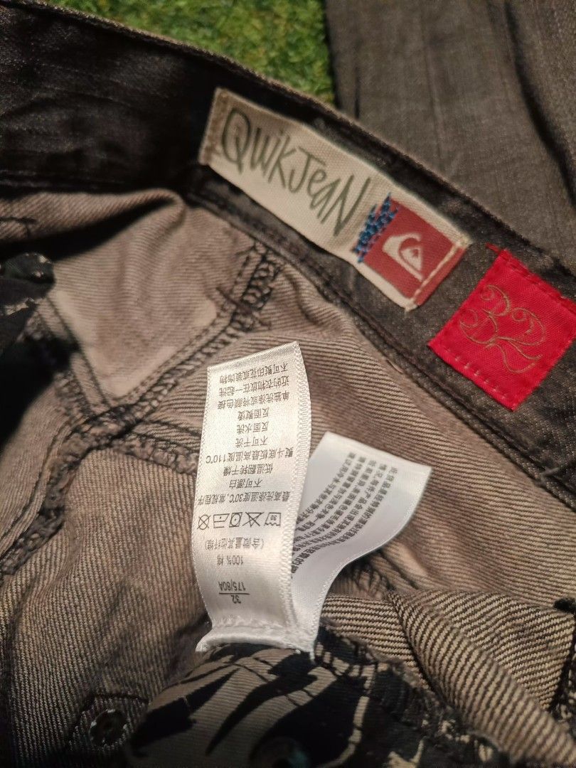 Quiksilver Distressed Jeans (Category: Jeans) located in Reina Mercedes. Submitted by SIRCHIVES (Listing ID 1428628059, Image 3). Description: Wts Quicksilver distressed Denim Slimfit pants size 32 authentic excellent 16.5 waist width 42 lenght 7 leg Opening .