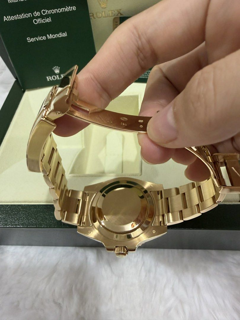 Rolex Submariner Date 18k solid gold (Category: Luxury Watches) located in Pasig City. Submitted by Watchaholics (Listing ID 1428671788, Image 2). Description: ROLEX SUBMARINER DATE 18kt Yellow Gold Factory "Serti" Diamond Dial Ref # 116618LN Year 2009 Very Rare V Series Missing 2 links With box & card For 1.999M.