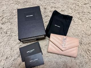 （分類：）位於 。 由 everylittlethingssss 提交（商品編號 1428767203，圖片 1）。簡介： 。