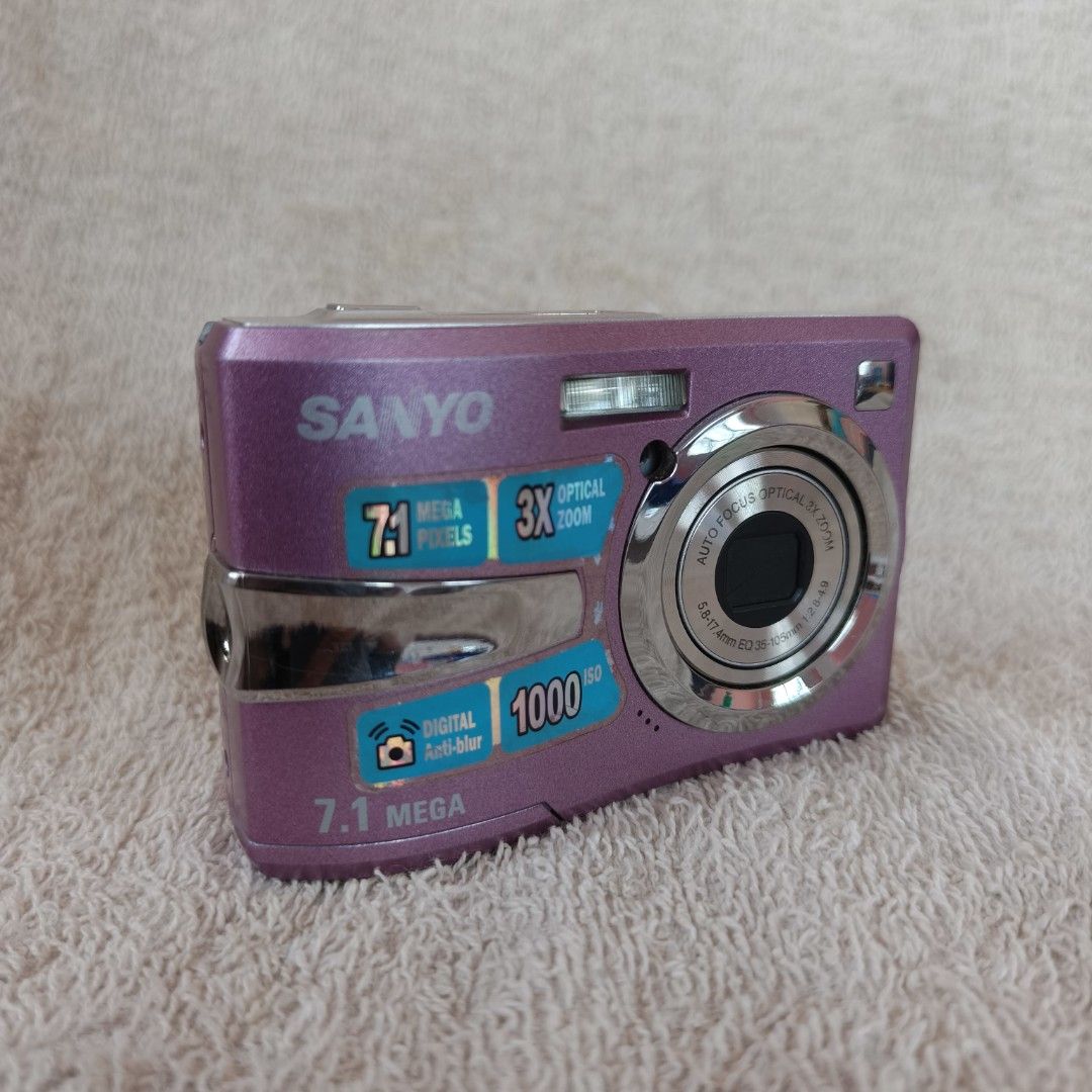 Sanyo Xacti S770 (Category: Cameras) located in Manila. Submitted by bajustine (Listing ID 1428651886, Image 3). Description: Sanyo Xacti S770 (FOR PARTS/REPAIR) ‎🏷️ ₱249 + shipping fee (onting nego) ‼️ ‎+ Battery door fully functional ‎- No power ‎Inclusions 🎁 ‎• 1x Sanyo Xacti S770.