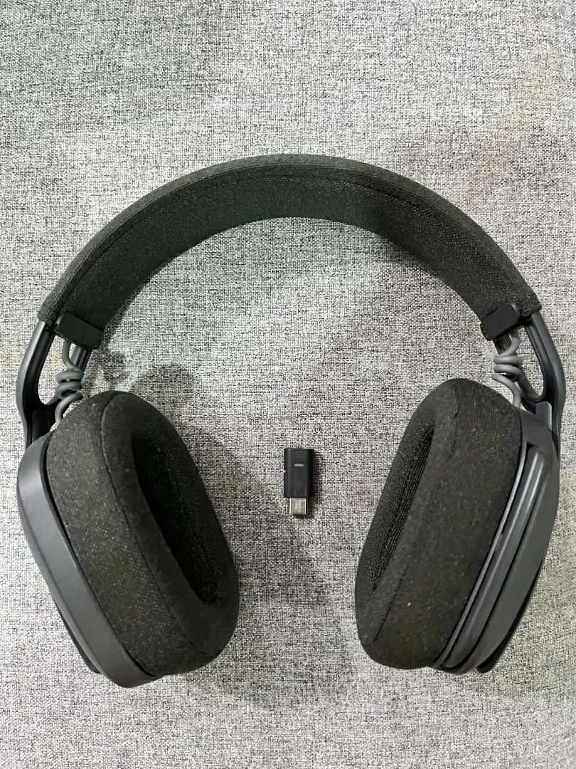Second Unit - Logitech Zone Vibe 100 (Category: Headphones & Headsets) located in Paranaque City. Submitted by i.c.panoncillo (Listing ID 1428718975, Image 1). Description: Second Unit - Logitech Zone Vibe 100 – ₱2,000 EACH (From ₱5,000+) Inclusions: Headset + USB-C Bluetooth receiver Missing: Charging cable, pouch, USB-C to USB-A Condition: Well-used, fully working, with signs of wear. May need cleaning. Earpads replaceable. Used by kids for onl