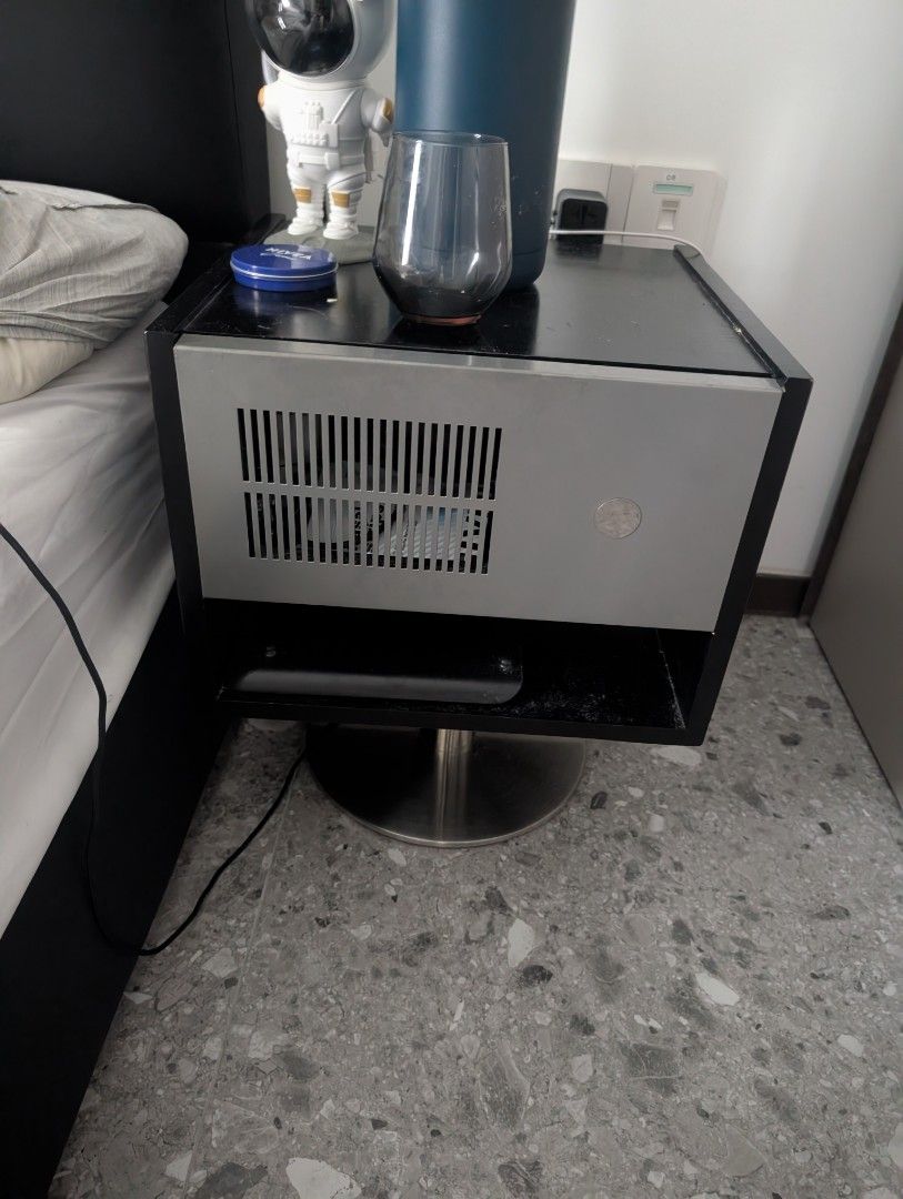 Side table (Category: Tables & Sets) located in Singapore. Submitted by kn249 (Listing ID 1428654264, Image 1). Description: black and silver selling it cheap for fast deal.