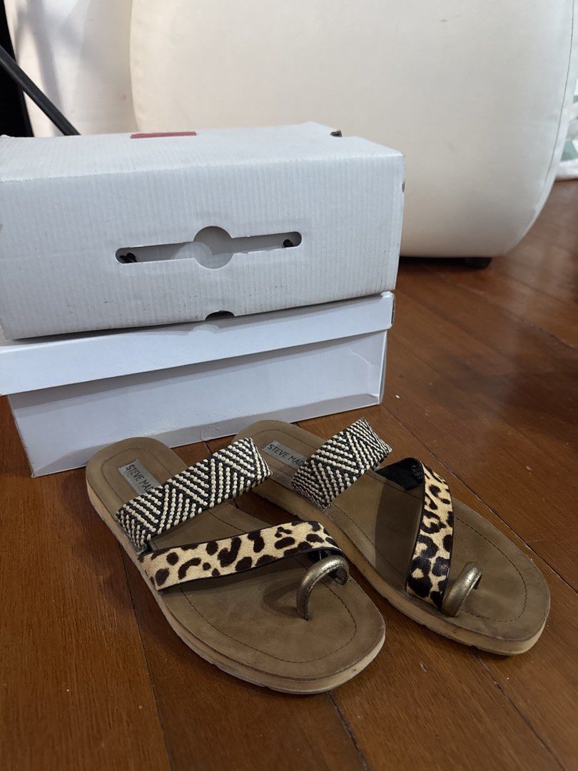 Steve Madden Sandals (Category: Flats & Sandals) located in Muntinlupa City. Submitted by goldendealsmanila (Listing ID 1428691081, Image 1). Description: 36.5 - 37.