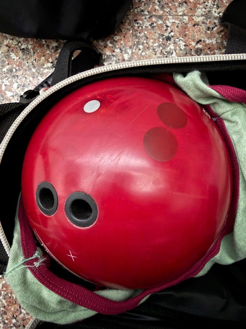 Storm Solid Lock (Category: Billiards & Bowling) located in Singapore. Submitted by buyingall012 (Listing ID 1428687006, Image 2). Description: Solid lock Asym solid 2nd drilled 2hRH.