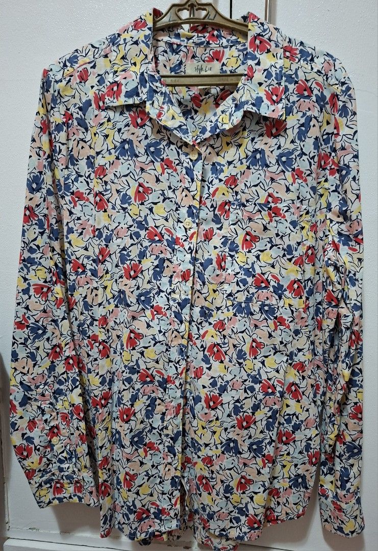 Style & Co Floral Blouse - Size L (Category: Blouses) located in Quezon City. Submitted by ktin20 (Listing ID 1428709555, Image 1). Description: Floral blouse from Style & Co. Features a button-down design with long sleeves. The blouse has a colorful floral pattern. Size L..