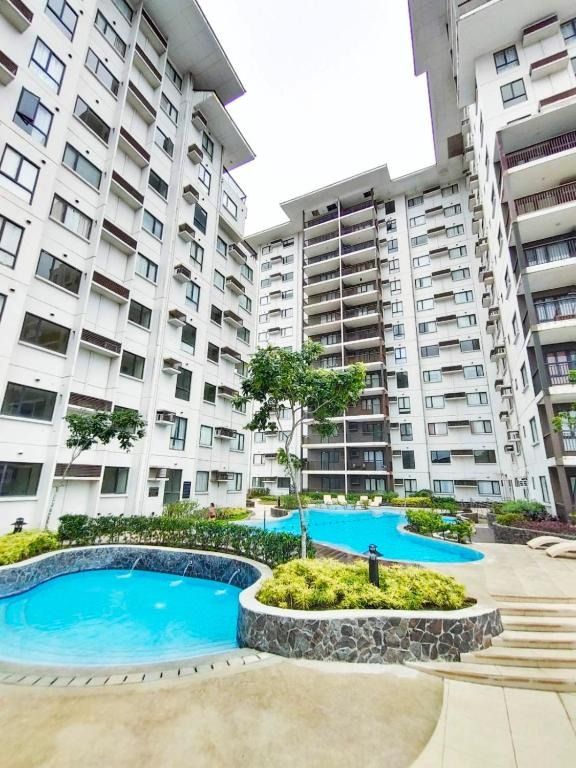 TAGAYTAY VERY NICE SERIN WEST STUDIO CONDO UNIT (Category: Apartments & Condos) located in Taguig. Submitted by oipinc (Listing ID 1428777792, Image 2). Description: Bring vacation living to greater heights at Avida's first residential retreat in Tagaytay.A destination for a well-deserved pleasure of a quiet weekend getaway. Revel in the picturesque view of Taal Volcano and the Batangas mountain range in the horizon. Take a dip in the azure water