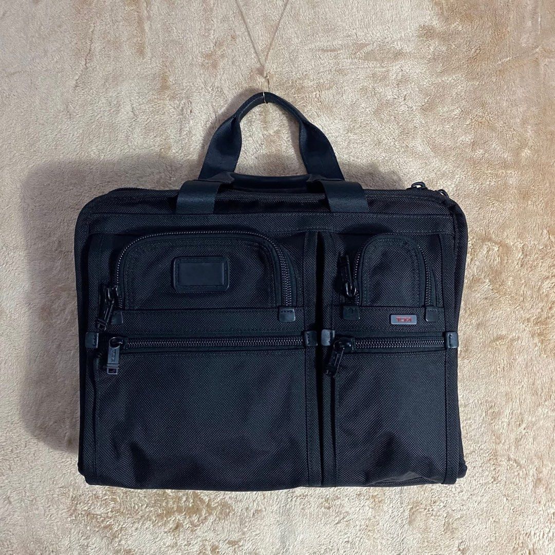 Tumi Black Briefcase (Category: Briefcases) located in Roxas City. Submitted by thrifted.trilogy (Listing ID 1428607770, Image 1). Description: Tumi T-pass Briefcase w/ OG Strap Height: 12.5” Width: 15.5” No issue COD/COP via LBC (Need DP) Location: Western Visayas Negotiable Pm me for more details.