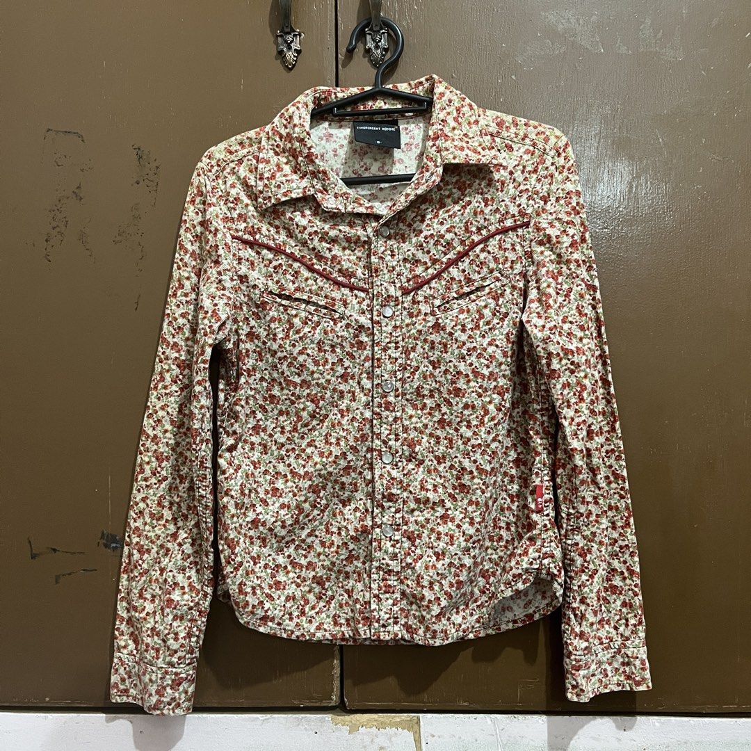 Two Percent Homme Floral Jacket (Category: Coats, Jackets and Outerwear) located in Rodriguez. Submitted by decluttrey (Listing ID 1428725693, Image 1). Description: Features a button-down closure and long sleeves. Has a floral pattern with red accents, a classic collar and two chest pockets, and a yoke detail with red trim. Size S on tag Still nego.