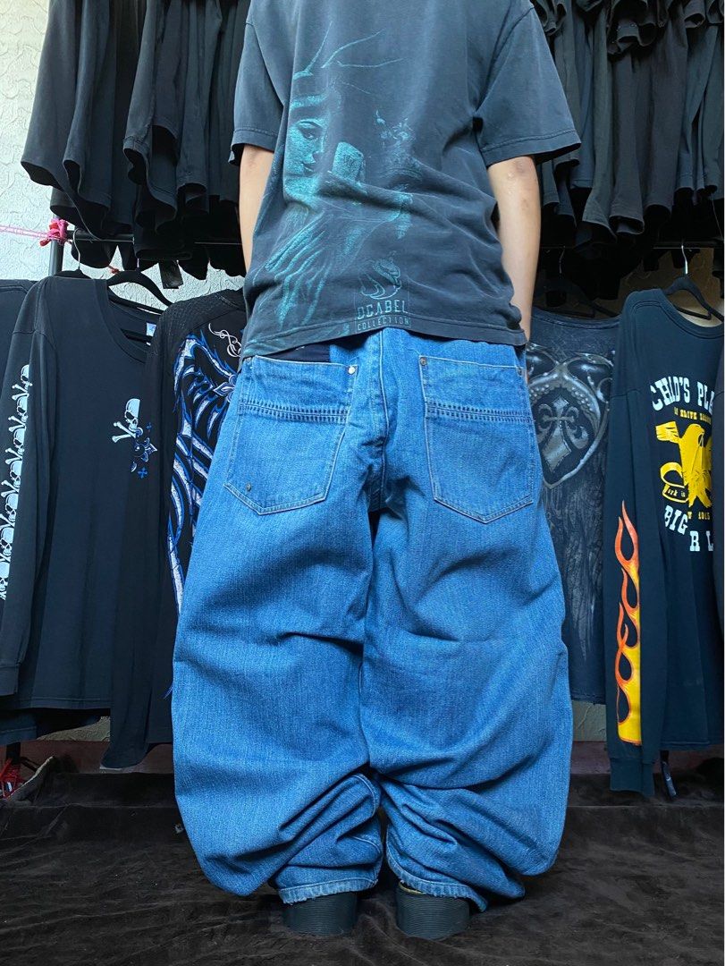Vintage 2000’s Ecko Unlimited Baggy Jeans (Category: Jeans) located in Dagupan City. Submitted by egor. (Listing ID 1428683608, Image 1). Description: Vintage 2000’s Ecko Unlimited Baggy Jeans ‎ ‎waistline: 40” - 41” ‎length: 42.8” ‎leg op: 10.6” ‎thigh: 15.8” ‎color rate: 9.7/10 ‎flaws: sign of usage ‎condition: 9.5/10 ‎.