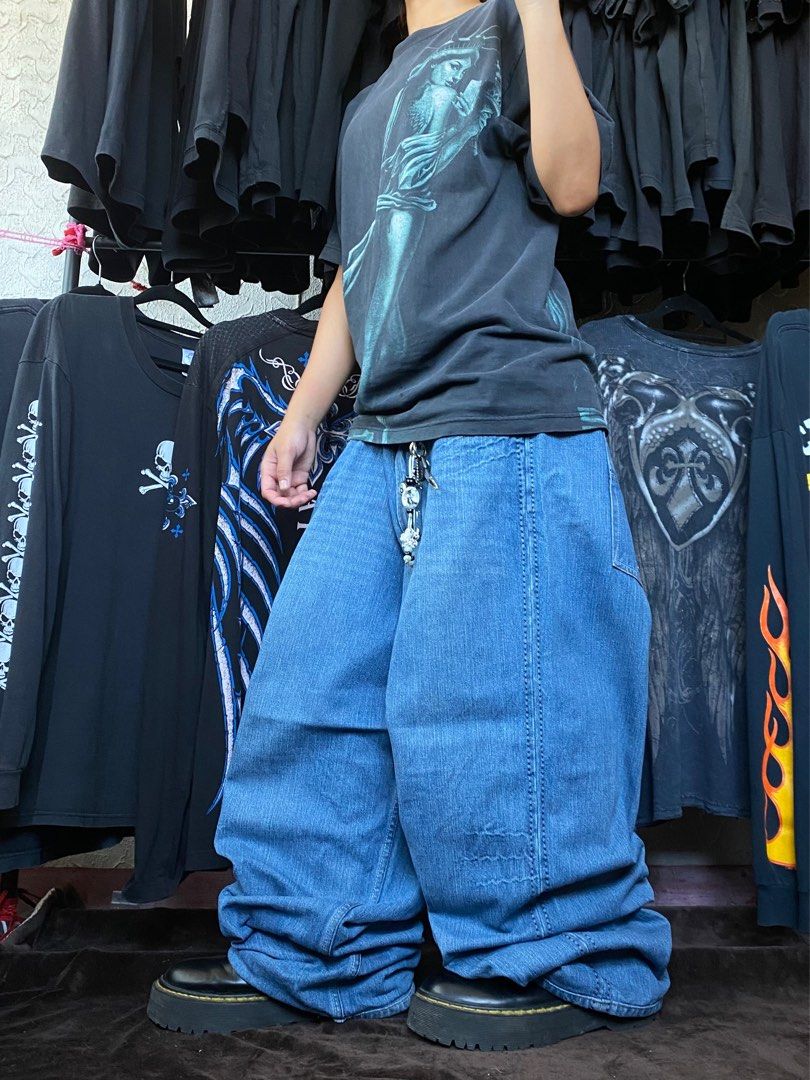 Vintage 2000’s Ecko Unlimited Baggy Jeans (Category: Jeans) located in Dagupan City. Submitted by egor. (Listing ID 1428683608, Image 2). Description: Vintage 2000’s Ecko Unlimited Baggy Jeans ‎ ‎waistline: 40” - 41” ‎length: 42.8” ‎leg op: 10.6” ‎thigh: 15.8” ‎color rate: 9.7/10 ‎flaws: sign of usage ‎condition: 9.5/10 ‎.