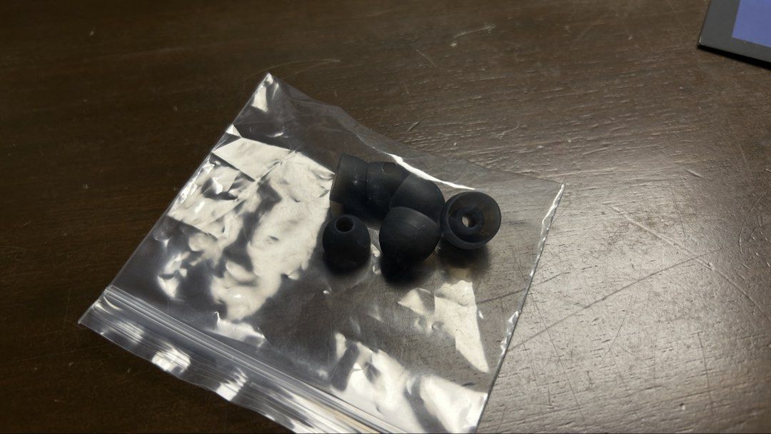 Vsonic Iceberg 11mm DD IEM Headset (Category: Earphones) located in Cavite. Submitted by biboyharanero (Listing ID 1428784354, Image 3). Description: Vsonic Iceberg 11mm DD IEM Headset Dual Cable included Type C and 3.5mm Negotiable No LP in mind so please pm your maximum offer if below posted price (I hate haggling) RFS: Decluttering Issue: None Personal warranty for 2 days only, any issue arises after personal warranty window is considered buye