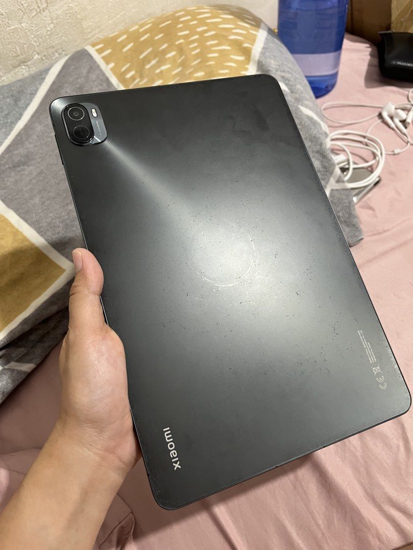 Xiaomi Pad 5 - 256 gb ROM (Category: Others) located in Quezon City. Submitted by my_melodie0_0 (Listing ID 1428791549, Image 2). Description: Xiaomi Pad 5 - Storage & RAM: 6GB RAM + 256GB - Processor: Qualcomm® Snapdragon™ 860 (7nm). - Display: 11-inch WQHD+ (2560 x 1600) IPS LCD, 120Hz refresh rate, 10-bit color, Dolby Vision, 500 nits. - Battery: 8720mAh battery - Camera: 13 MP Rear (4K/30fps), 8 MP Front (1080p/30fps). - Audio: Quad speakers,