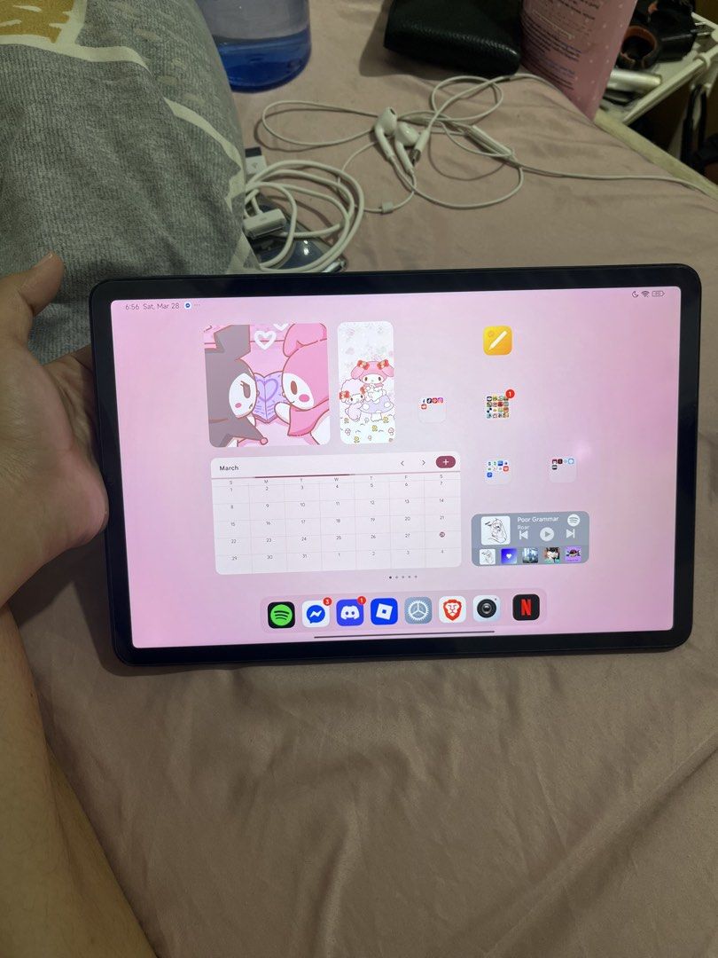 Xiaomi Pad 5 - 256 gb ROM (Category: Others) located in Quezon City. Submitted by my_melodie0_0 (Listing ID 1428791549, Image 1). Description: Xiaomi Pad 5 - Storage & RAM: 6GB RAM + 256GB - Processor: Qualcomm® Snapdragon™ 860 (7nm). - Display: 11-inch WQHD+ (2560 x 1600) IPS LCD, 120Hz refresh rate, 10-bit color, Dolby Vision, 500 nits. - Battery: 8720mAh battery - Camera: 13 MP Rear (4K/30fps), 8 MP Front (1080p/30fps). - Audio: Quad speakers,