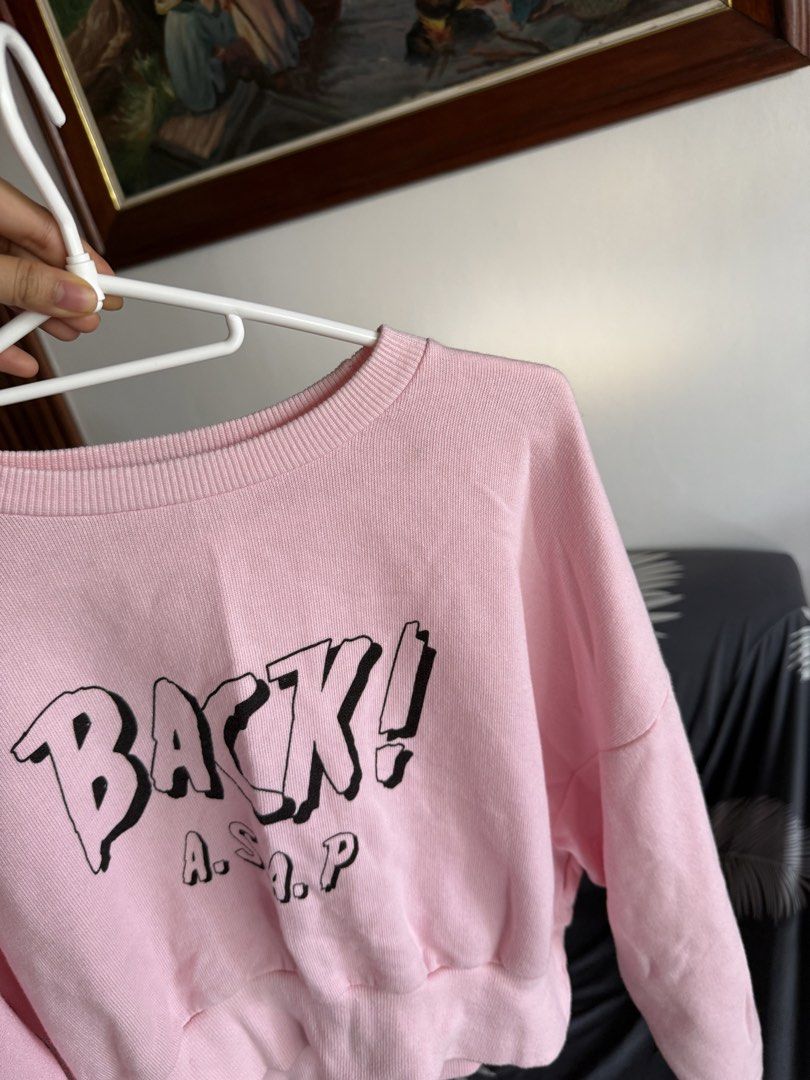 Zara Trafaluc Pink Crop Sweatshirt (Category: Longsleeves) located in Marikina City. Submitted by declutter_keni24 (Listing ID 1428695246, Image 2). Description: There are small stain barely noticeable nman see photos.