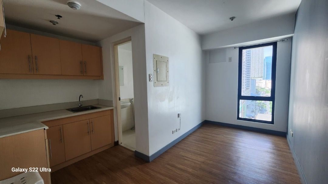 1BR FLAIR TOWER DMCI (Category: Apartments & Condos) located in Makati City. Submitted by monica_dy (Listing ID 1428836594, Image 1). Description: For Sale 1BR Flair Tower (Mandaluyong) DMCI 29 sqm .