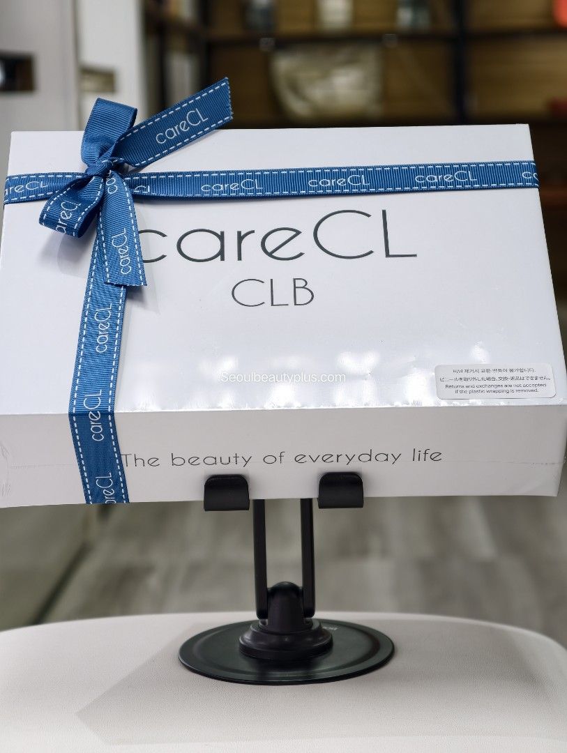 ✨韓國代購✨ Carecl CLB 家用高頻美容儀按摩器 (蓋印式高頻面部按摩機) （分類：面部 - 面部護理）位於 Hong Kong。 由 hkphone. 提交（商品編號 1416256041，圖片 1）。簡介： ✨韓國代購✨ Carecl CLB 家用高頻美容儀按摩器 (蓋印式高頻面部按摩機) 7日~10日 后到 收貨 1星期內 ，客人 收貨 收到 新機器有問題的話 ,可以申請更換 產品資訊: 100% 韓國 原廠正貨 CareCL CLB: 專業級家用 RF 美容儀 根源上與別不同嘅美容儀器 careCL CLB 皮膚科高級 RF 療程嘅原理 RF 蓋印式傳導技術 唔會流失水份，能量直達真皮層，激活肌膚彈性！ careCL 儀器頭 - 專業級貴價療程 Thermage 頭 CareCL CLB 產品賣點 01. 全港獨有! RF 蓋印技術 說明: 同皮膚科 Thermage 療程一樣嘅「蓋印式」傳導方式。 02. 水份流失最少 直達真皮層 說明: 採用黃金頻率 , 確保能量深入