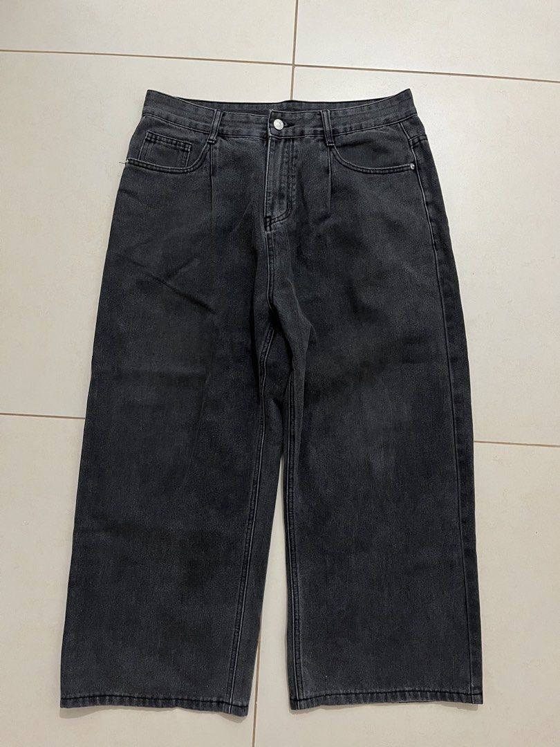 Acid wash Wide Leg Jeans (Category: Jeans) located in Pasig City. Submitted by thousandthrift69 (Listing ID 1428901963, Image 1). Description: Color may vary due to lighting No issue / Need wash Excellent Condition 💎 Color rate: 9/10 Size: Large on tag ( M- L fitting ) Dimension: L36.5xW36 Leg opening: 11 Swipe right for more details ⬅️ MINE for only P400❤ + Shipping Message us for inquiries 📩 Follow for more.