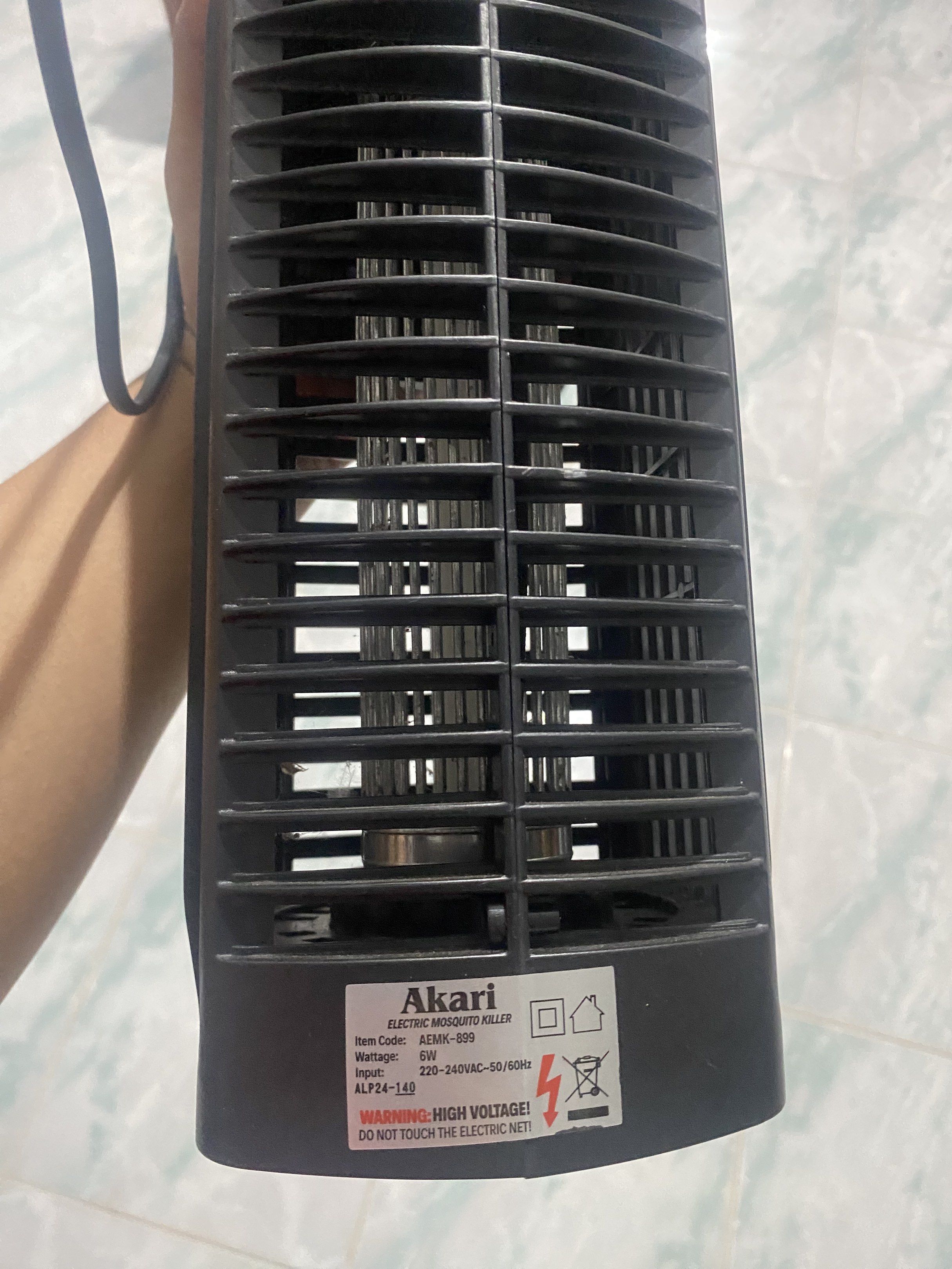 Akari Electric Mosquito Killer AEMK-899 (Category: Other Home Appliances) located in Tumauini. Submitted by arvinm97 (Listing ID 1428922534, Image 1). Description: ✔ Working perfectly ✔ UV light (violet, sa phone camera lang kaya blue) ✔ Tested, no issues Slightly used, ginagamit lang indoors 220–240V Good for bahay, tulog without lamok 👍.