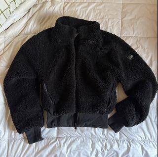 (Category: ) located in . Submitted by oshoshh (Listing ID 1428882055, Image 1). Description: .