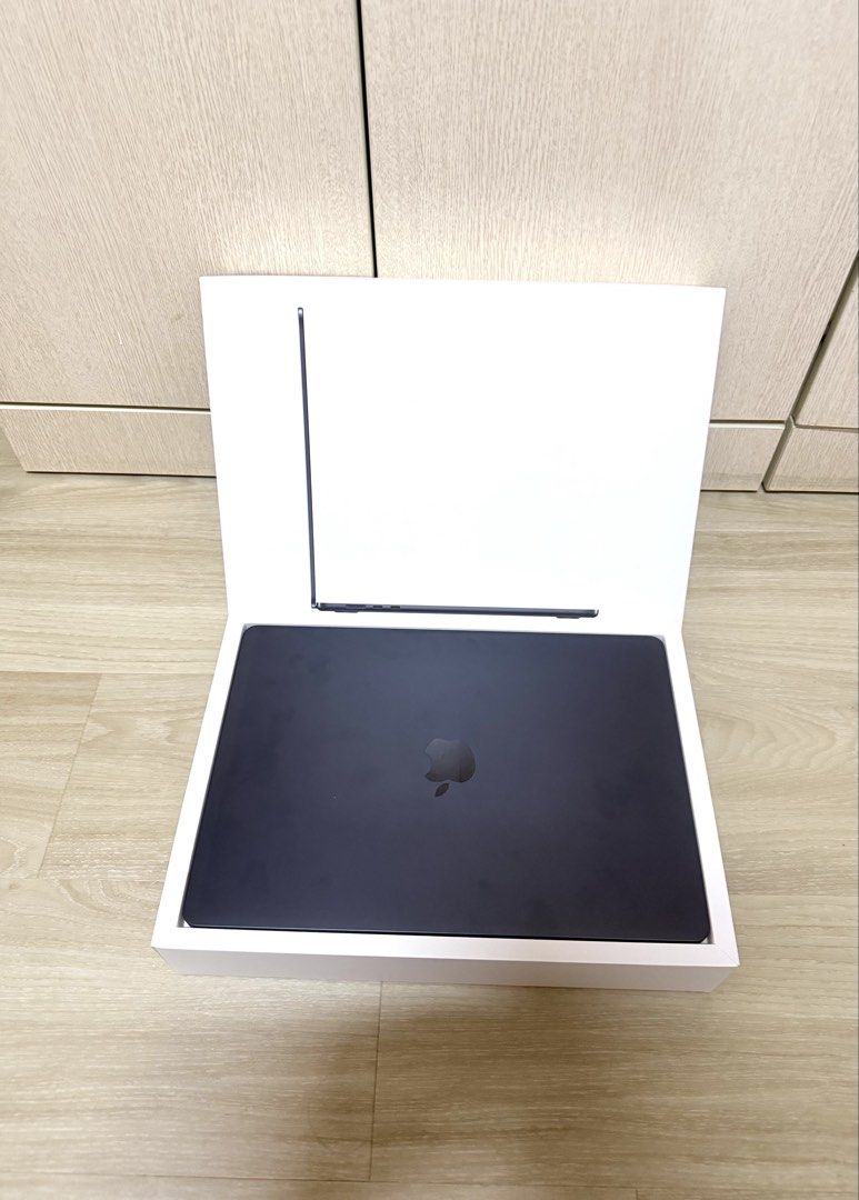 Apple MacBook Air M2 15” Ram 8GB 512GB Full Box set
