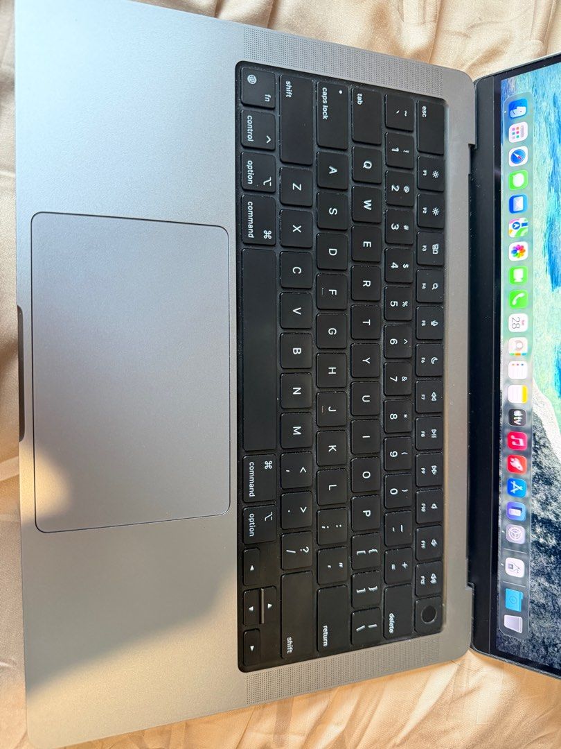 Apple MacBook Pro 14-inch (2021)412353391085506563