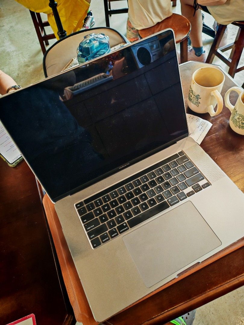 Apple MacBook Pro412354181124608000