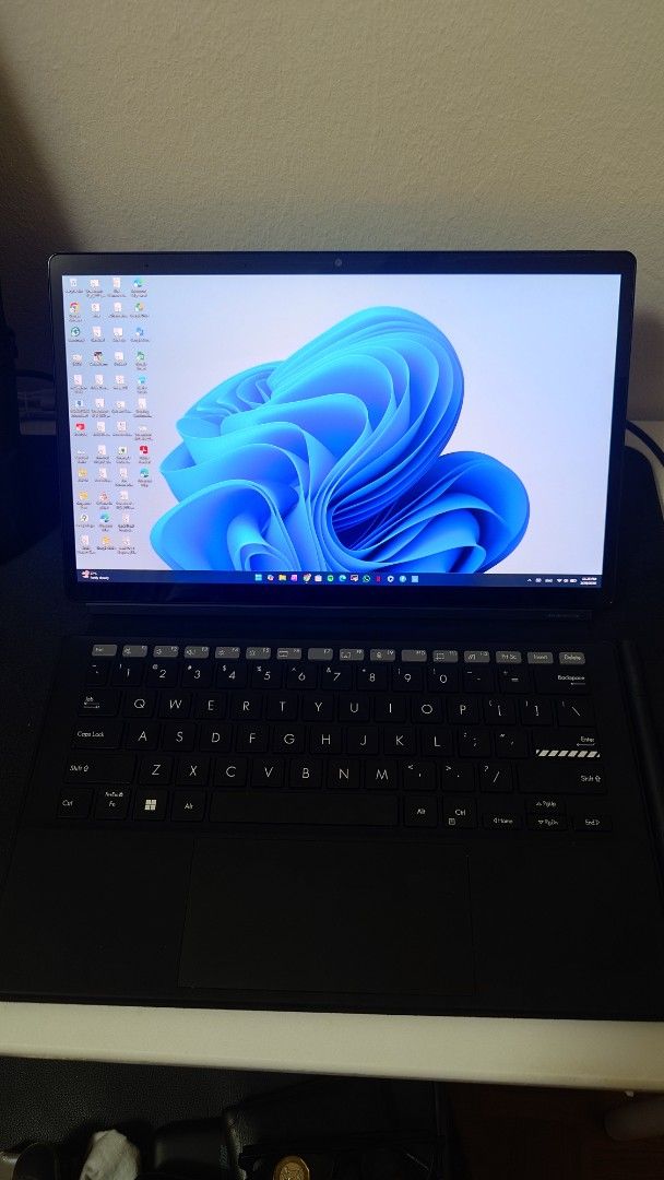 ASUS Vivo slate 13 OLED Tablet Laptop